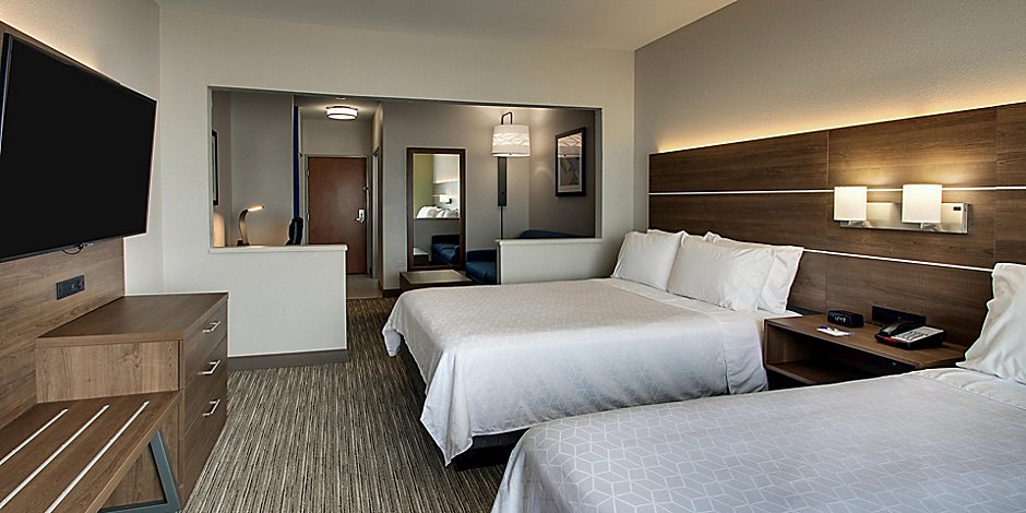 Holiday Inn Express & Suites Waukegan